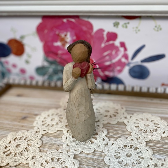 Willow Tree Angel of the Heart 2000 Figurine